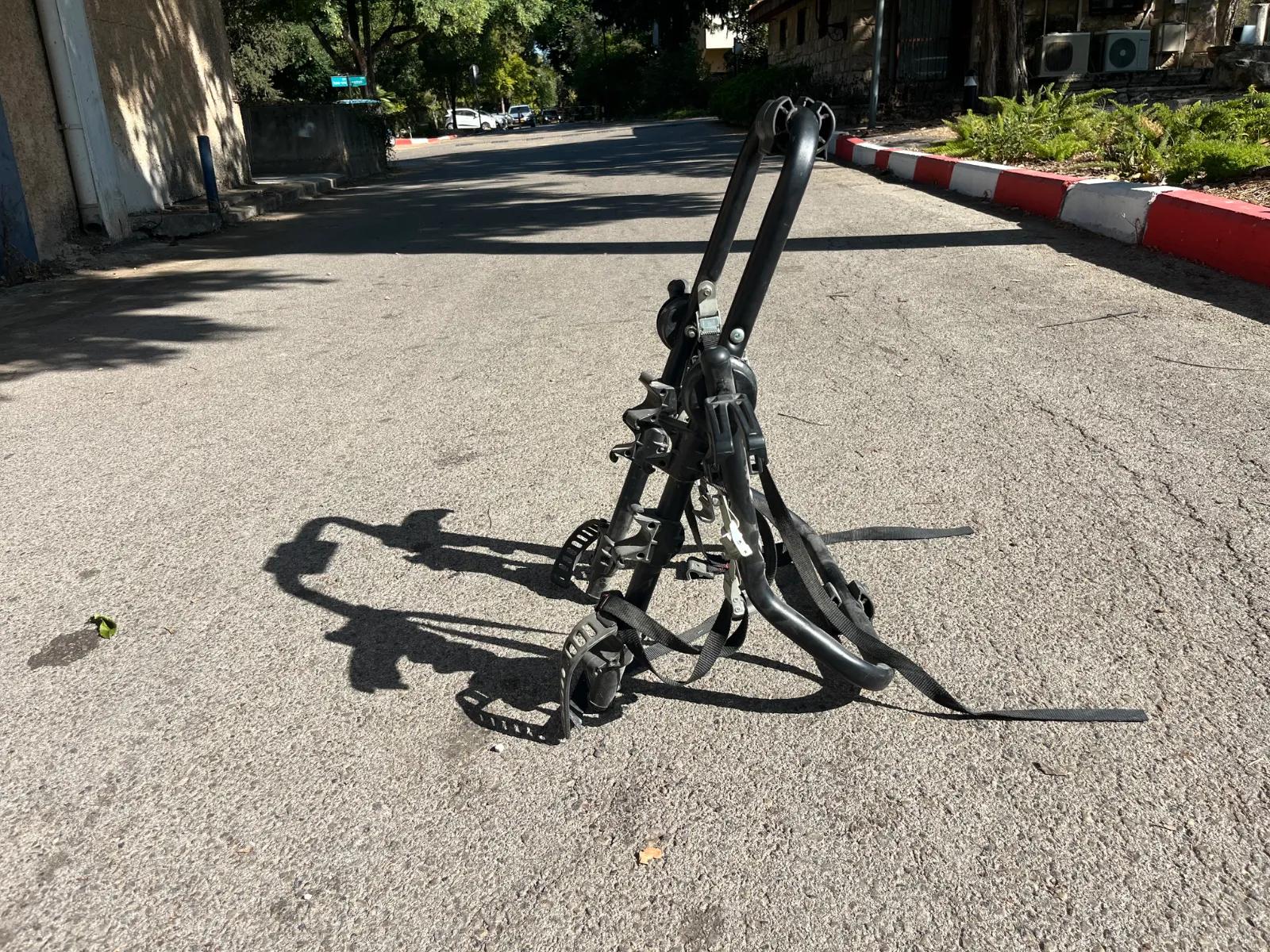 מנשא אופניים לרכב על תא המטען/ חלון האחורי של הרכב עם שתי זרועות