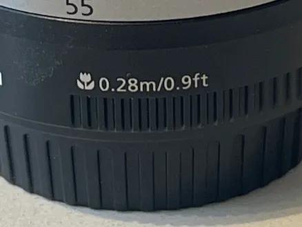 עדשת Canon EF-S 18-55mm Ultrasonic עם מכסים