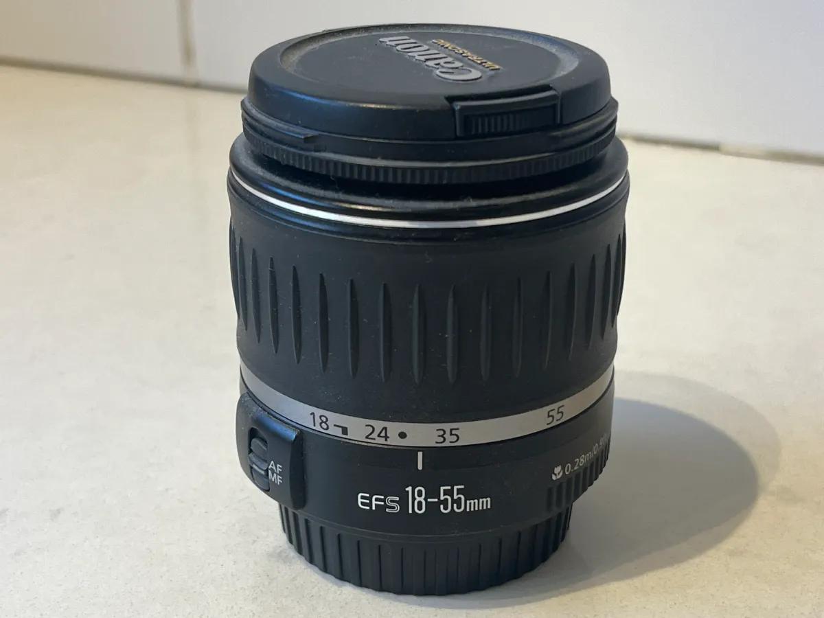 עדשת Canon EF-S 18-55mm Ultrasonic עם מכסים